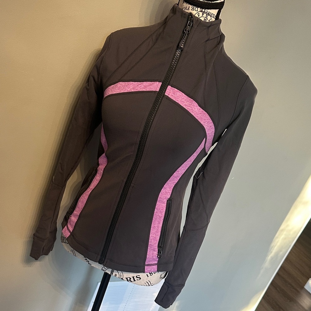 Lululemon size 6 Define Jacket